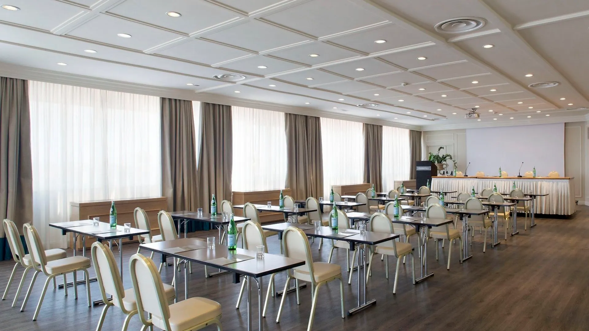 **** فندق Starhotels Terminus نابولي إيطاليا
