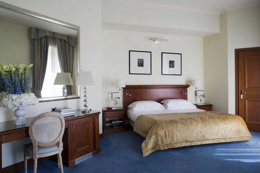 **** Hotel Starhotels Terminus Naples Italy