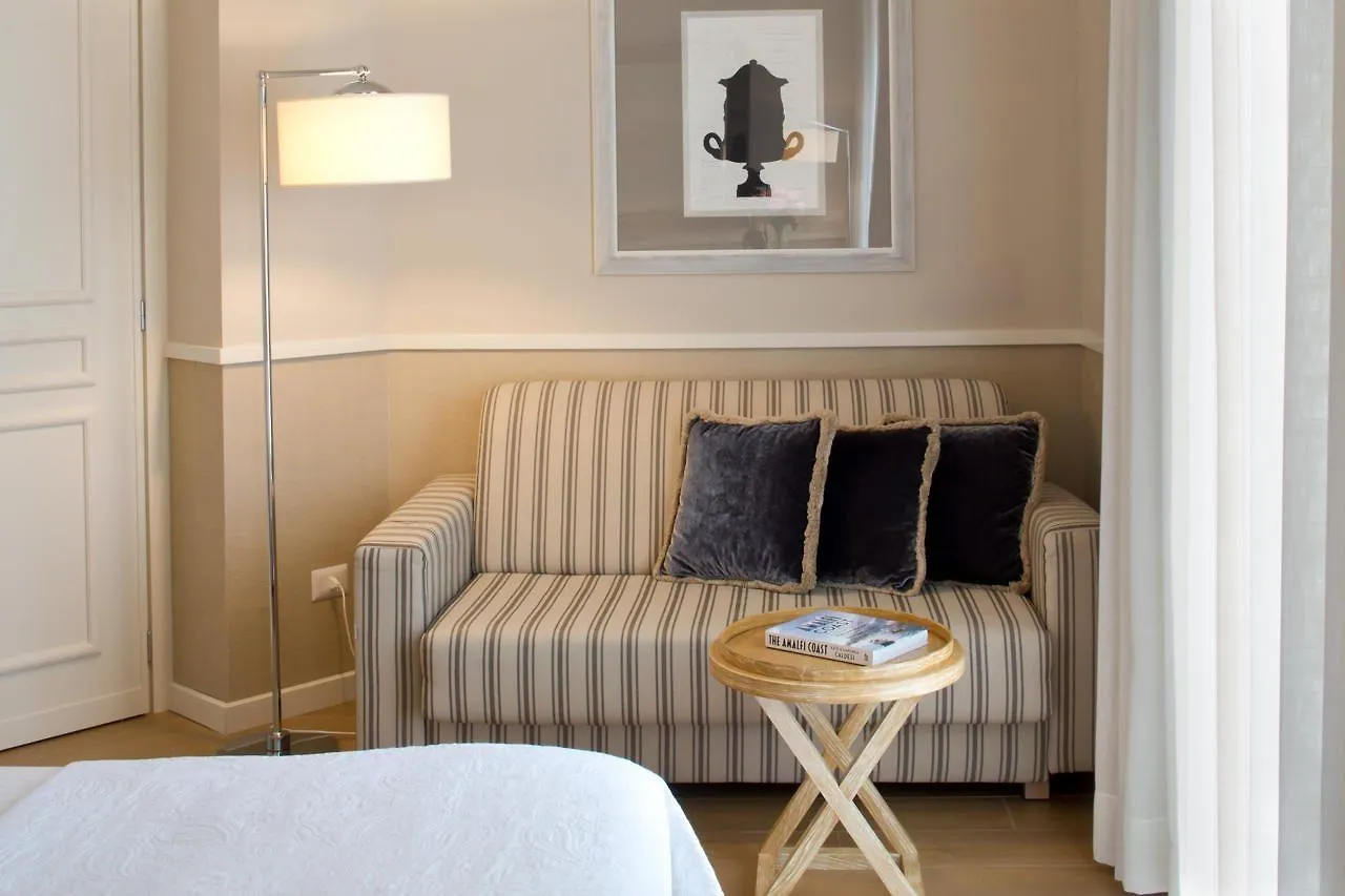 Hotel Starhotels Terminus Naples