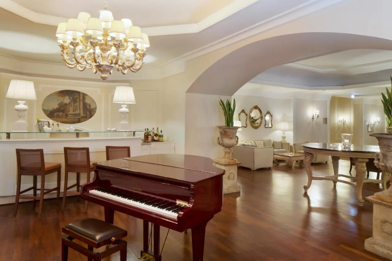 Hotel Starhotels Terminus Naples