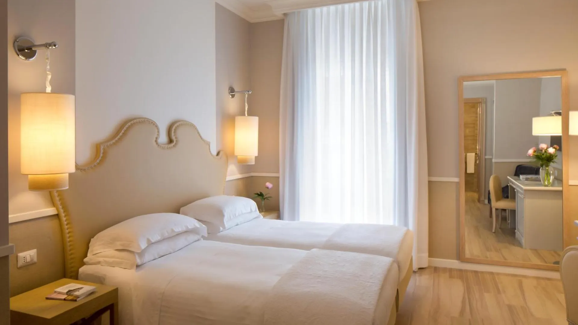 Starhotels Terminus Naples