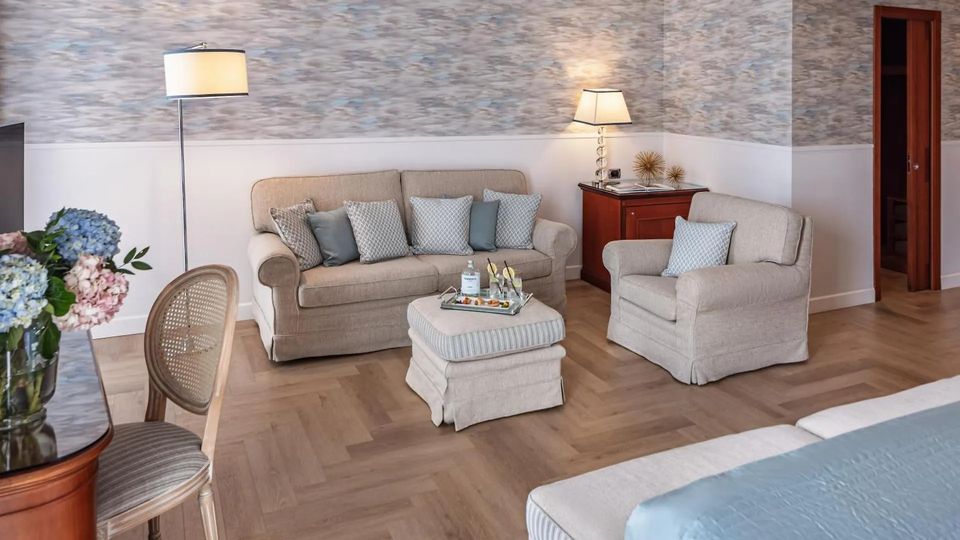 Starhotels Terminus Naples 4*,